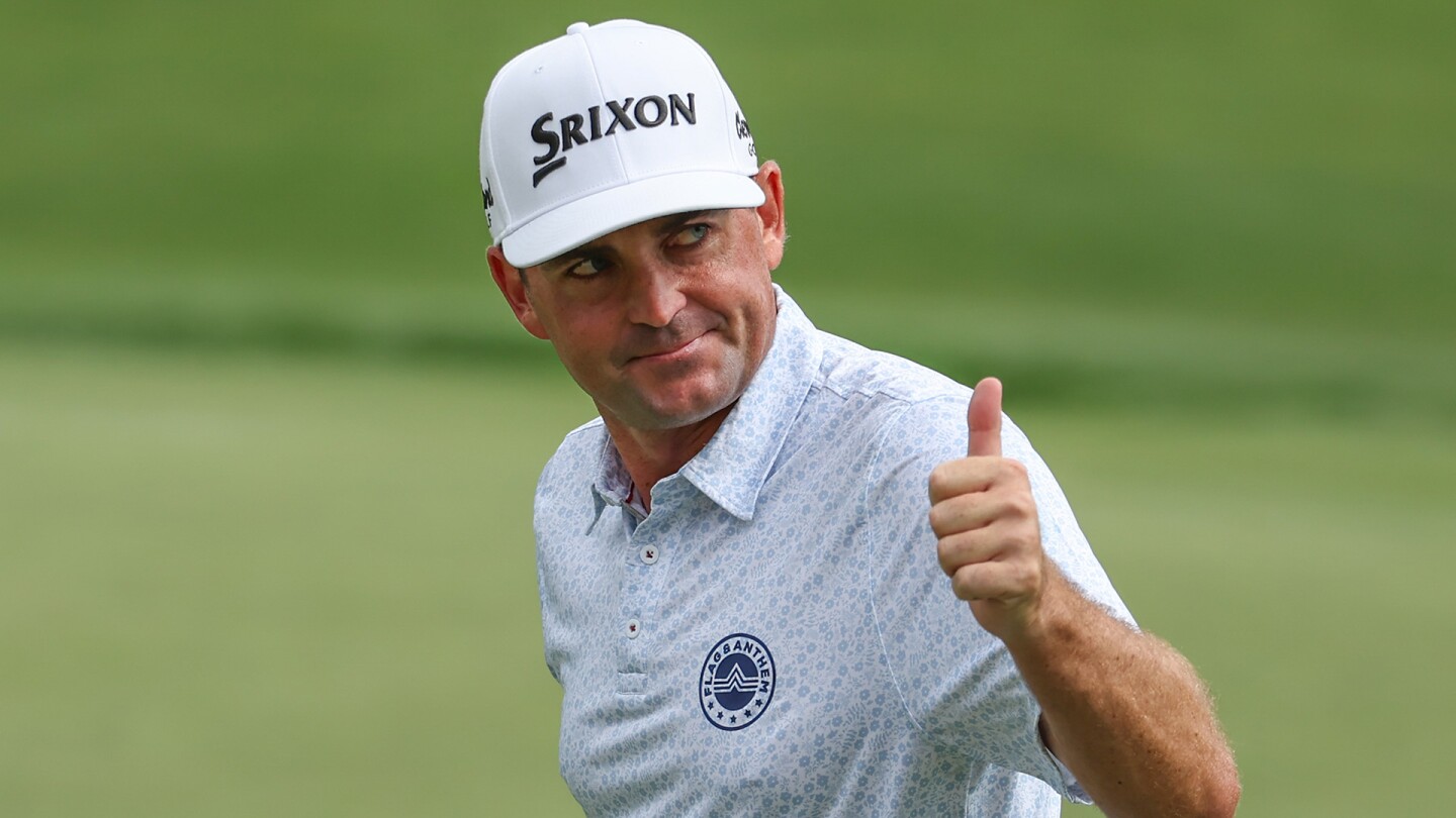 Keegan Bradley jumps into the lead at the BMW Championship