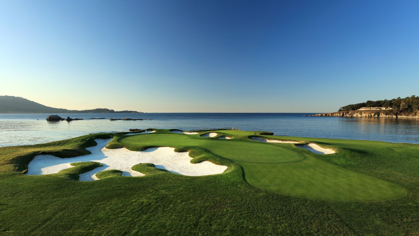 Junior aces par-3 17th at Pebble Beach in winning First Tee portion of Champions event