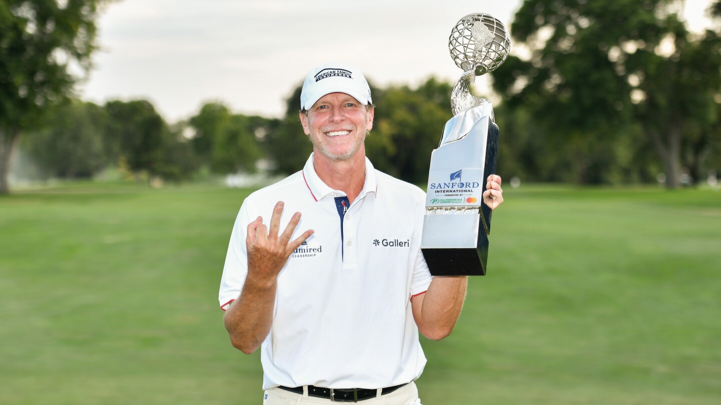 Steve Stricker hits stunning shot to win playoff and three-peat at Sanford International