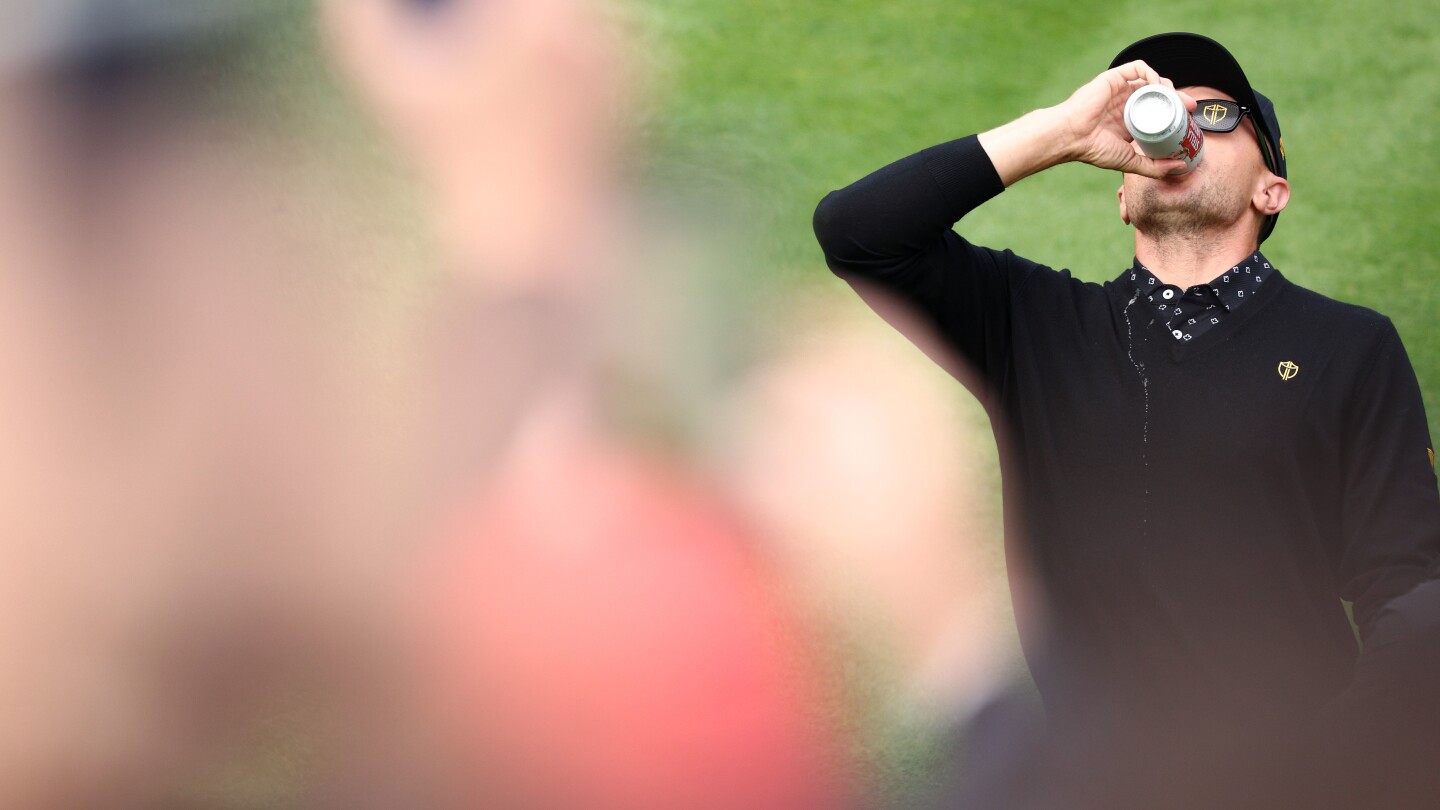 Canadian Mackenzie Hughes starts Presidents Cup with beer chug