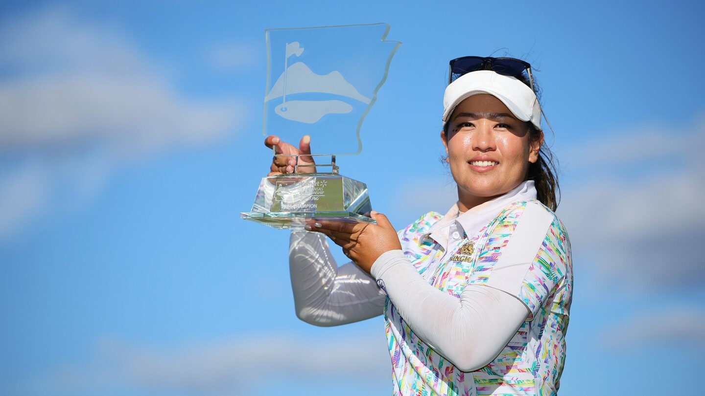 Jasmine Suwannapura eagles second playoff hole to outlast Lucy Li in Arkansas