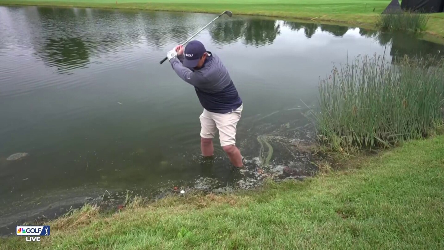 Woody Austin’s infamous shot at Presidents Cup recreated by Johnson Wagner