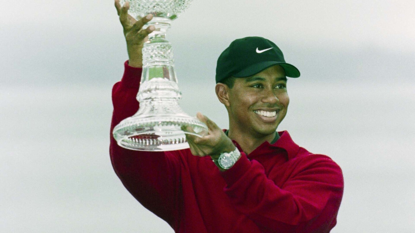 Best moments from Tiger Woods’ ‘transcendent’ 2000 season on PGA Tour