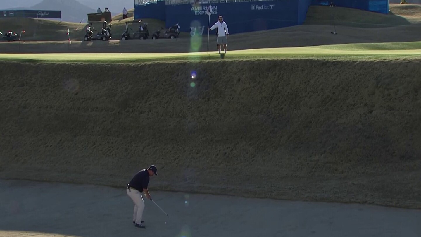 WATCH: Johnson Wagner goes up — and down — 18-foot-deep bunker at PGA West