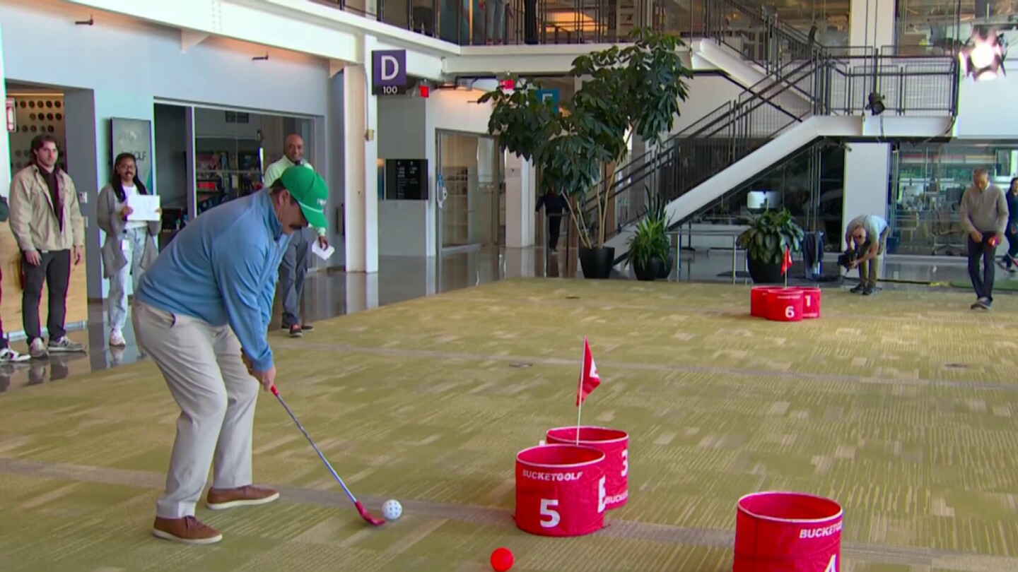 Golfer Johnson Wagner joins Rex Hoggard for bucket golf round