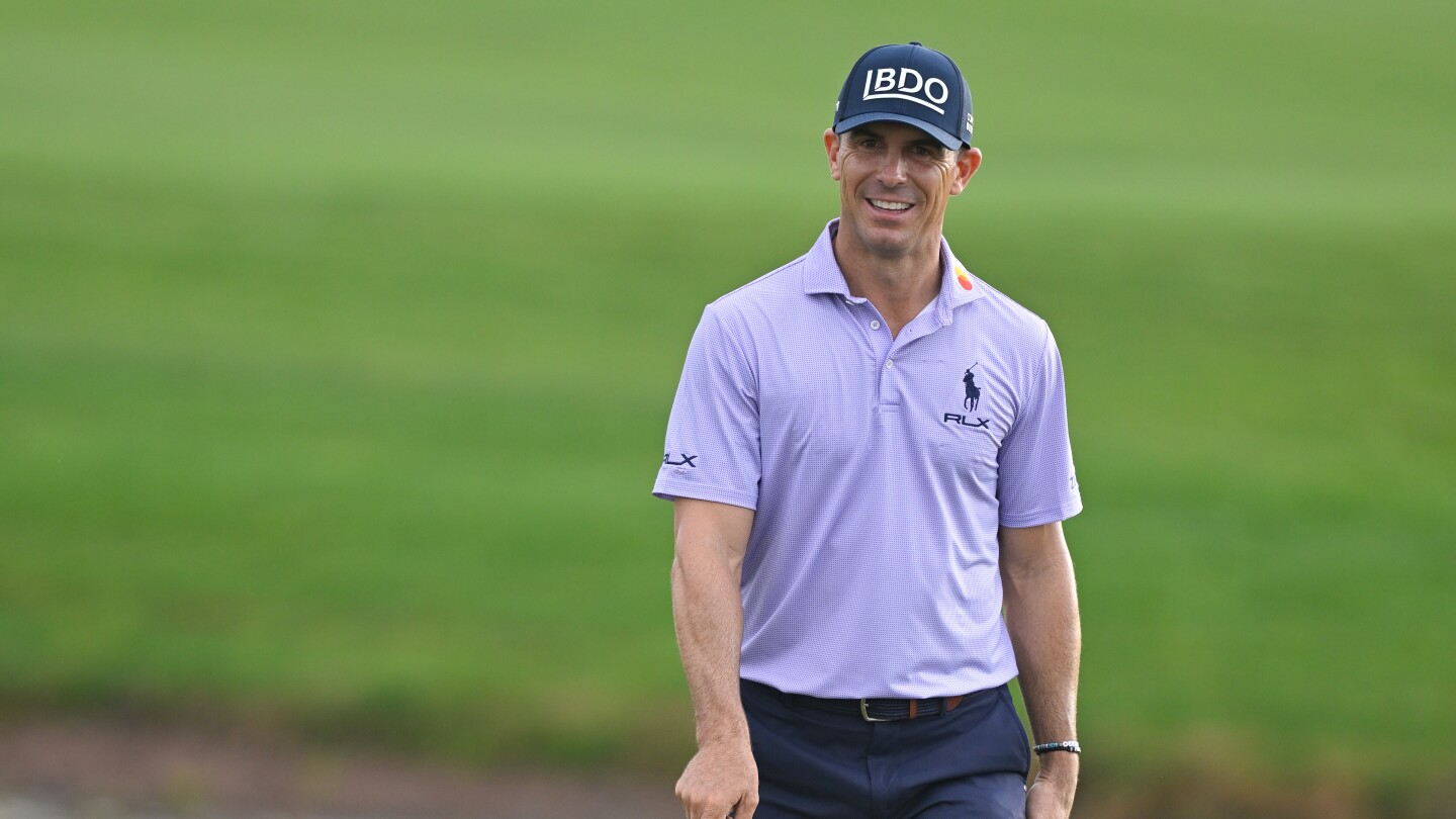 Watch: Billy Horschel saves fans from alligator at Cognizant Classic