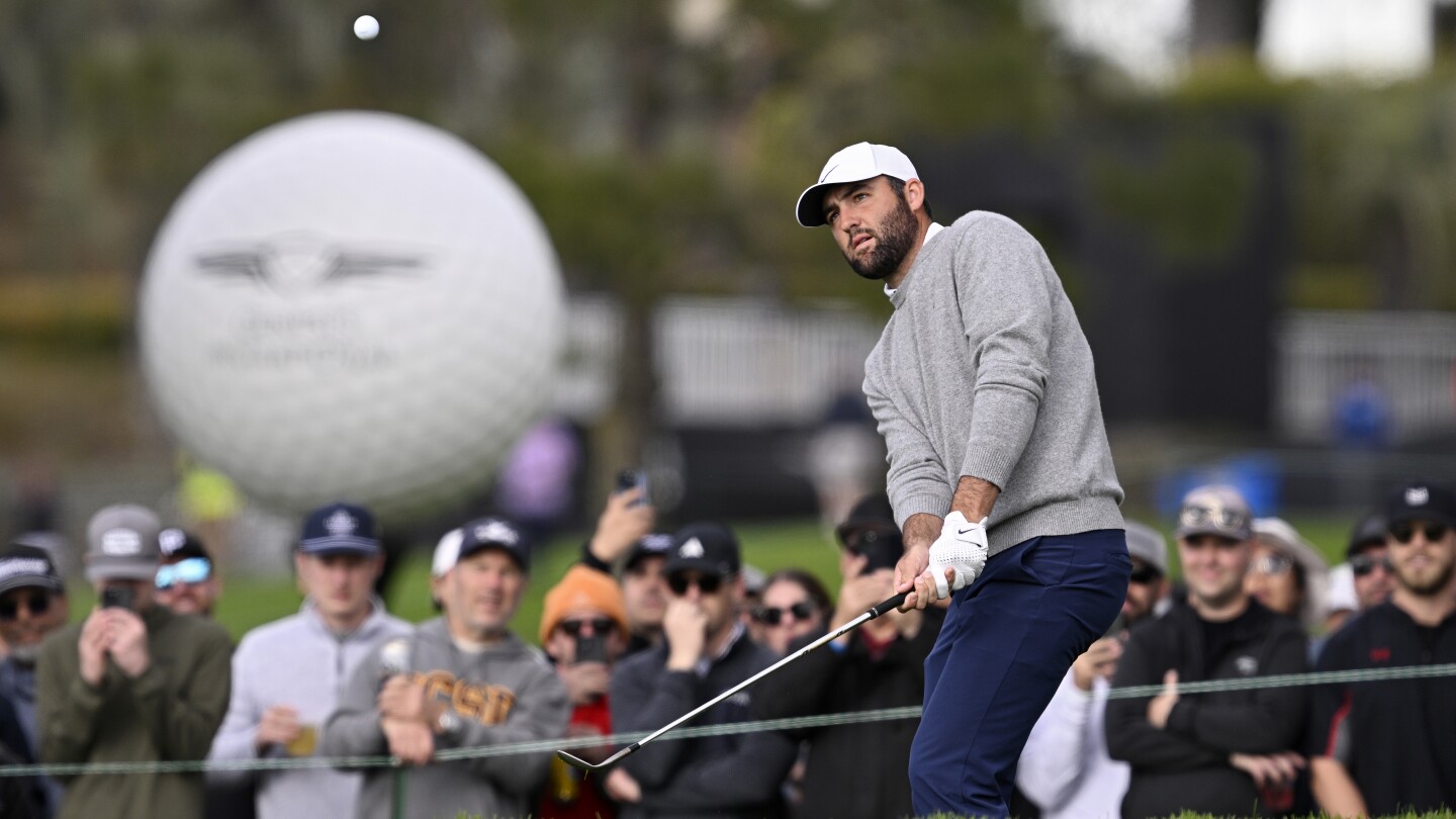 With sublime short game, Scottie Scheffler grinds way into contention at Torrey Pines