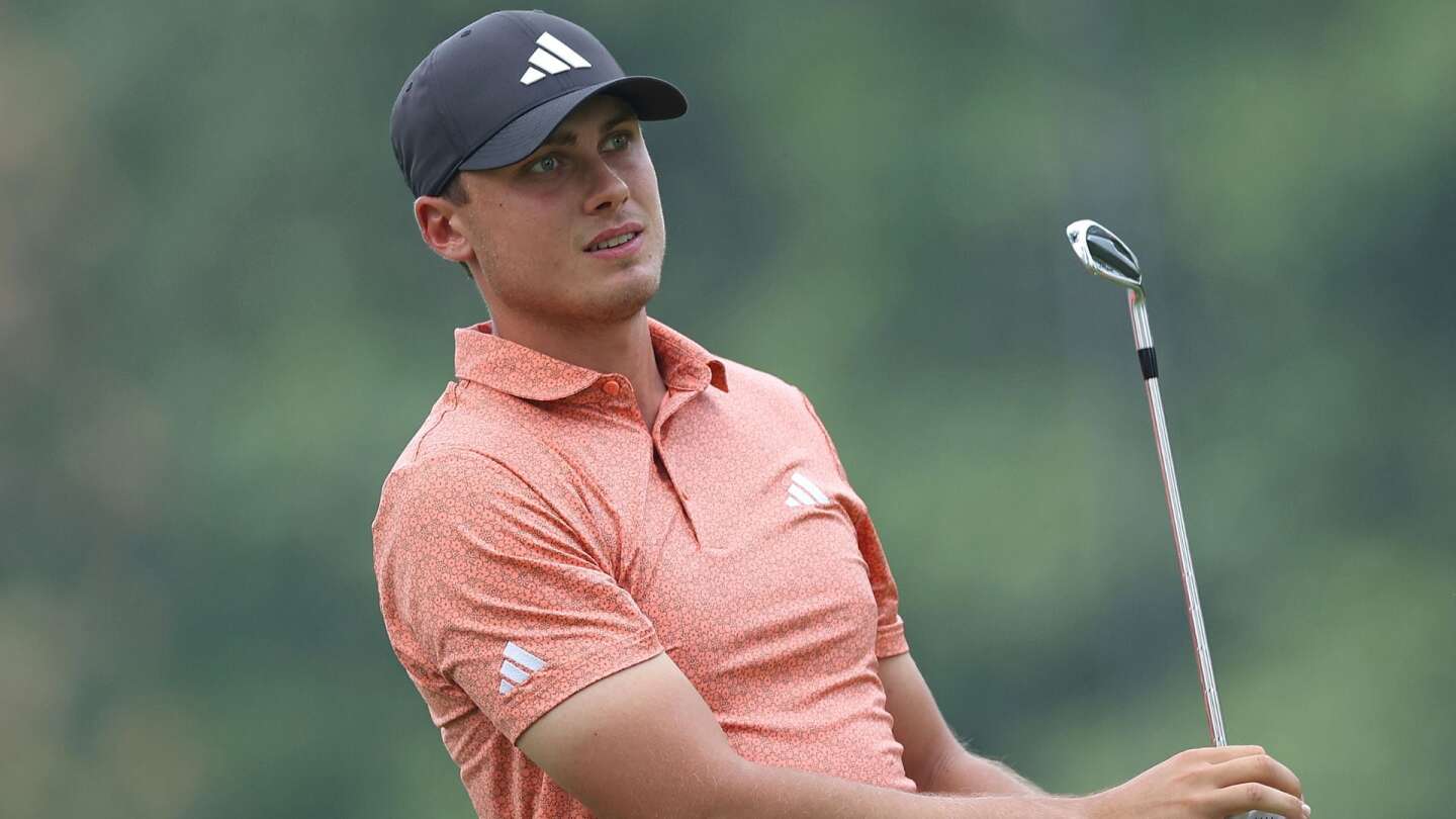 Åberg replicates Tiger’s iconic putt to win Genesis