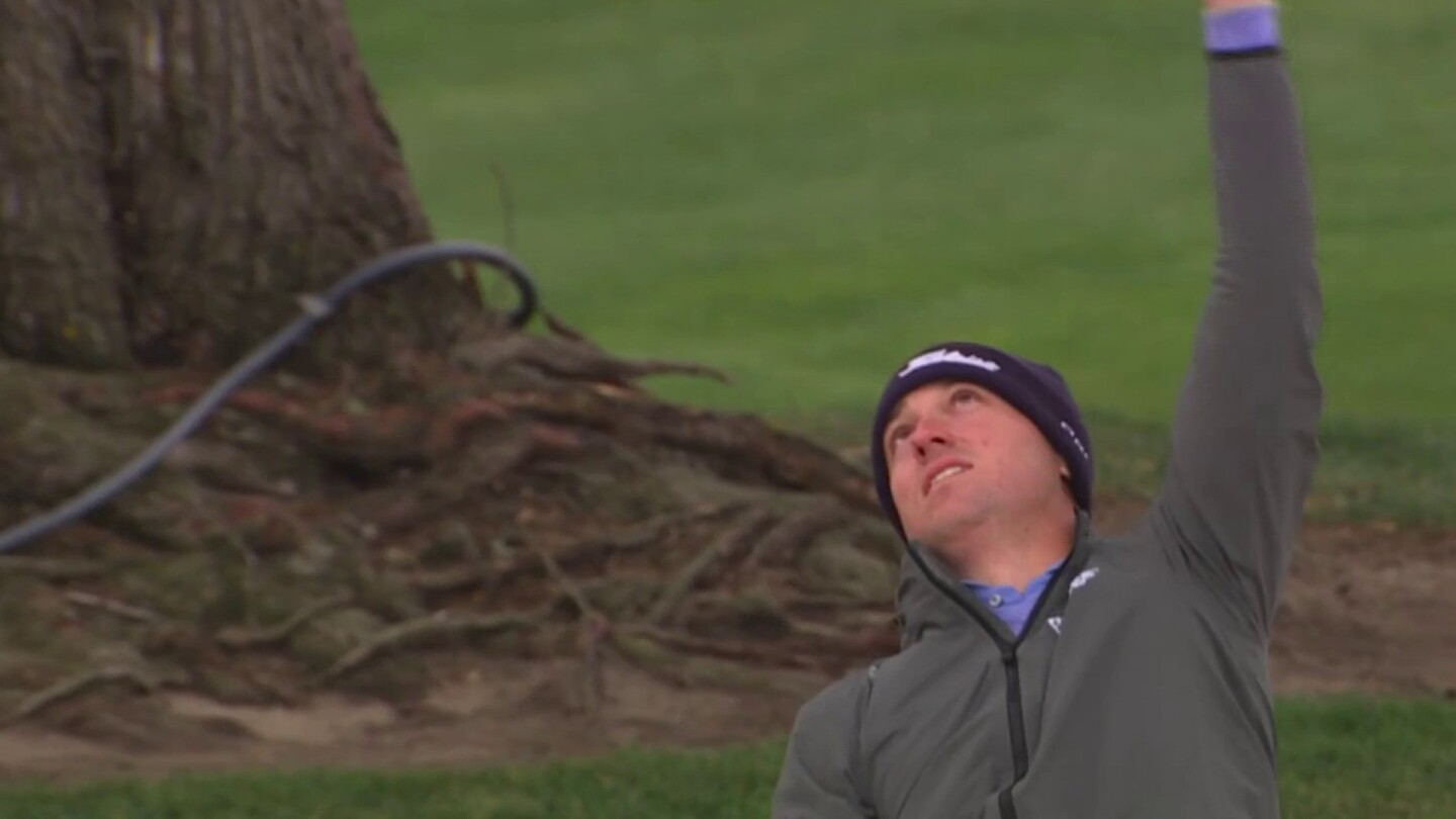 Justin Thomas closes with eagle on No. 18 at AT&T Pebble Beach Pro-Am